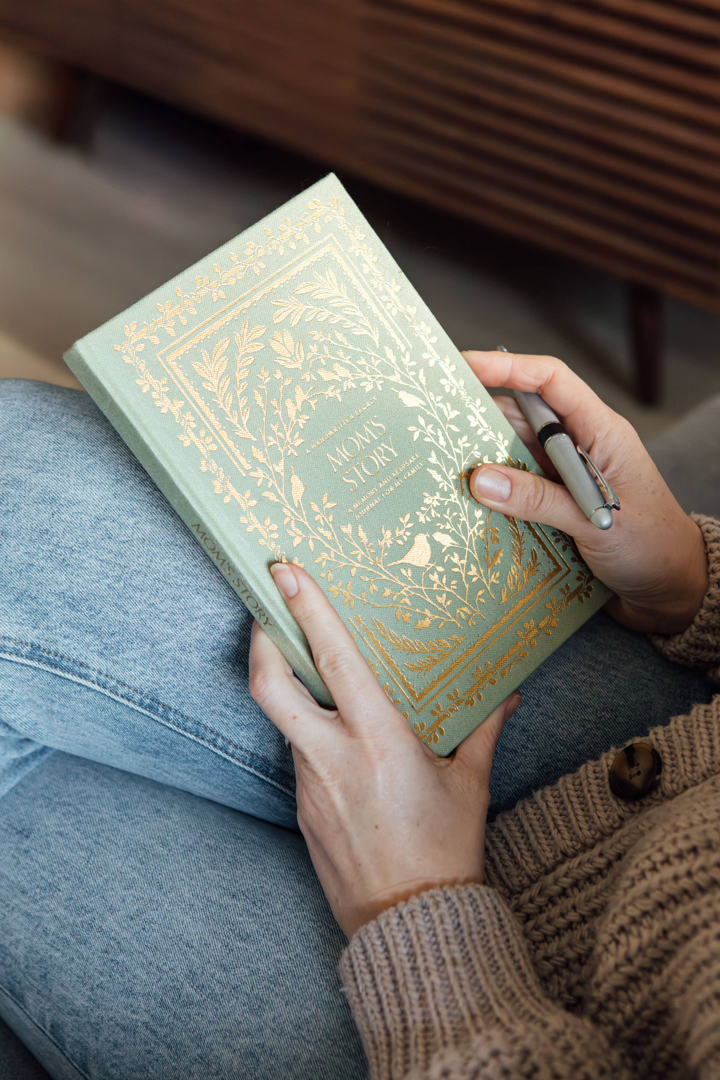 Mom's Story: A Memory and Keepsake Journal for My Family