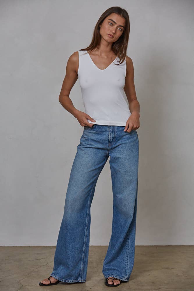 Seamless Reverse U-V Neck Tank: White